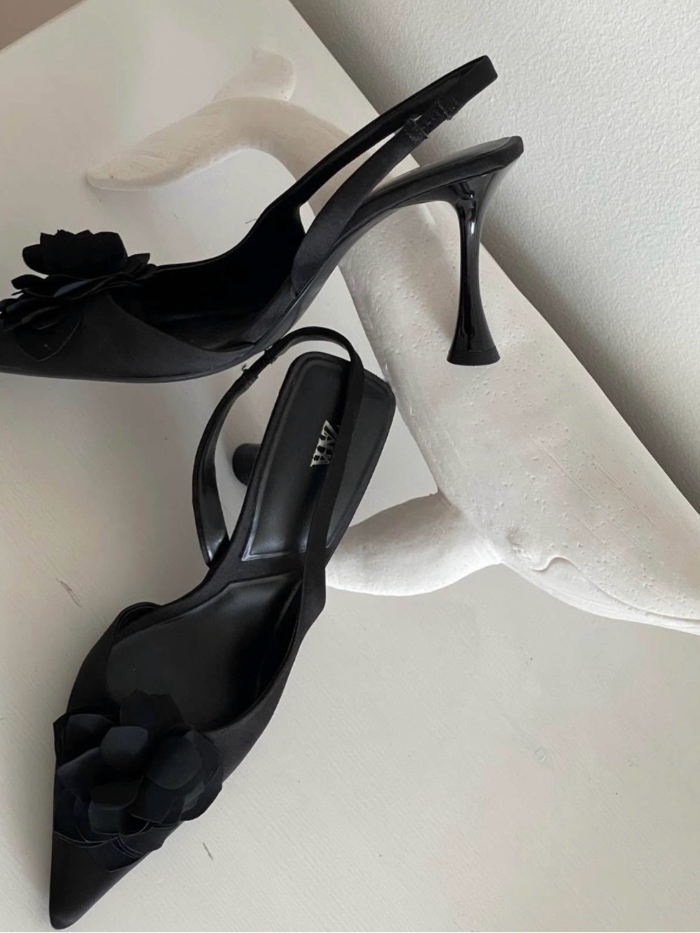 Zara Black Pointed Slingback Heels with Floral Detail - Picture 3 of 5